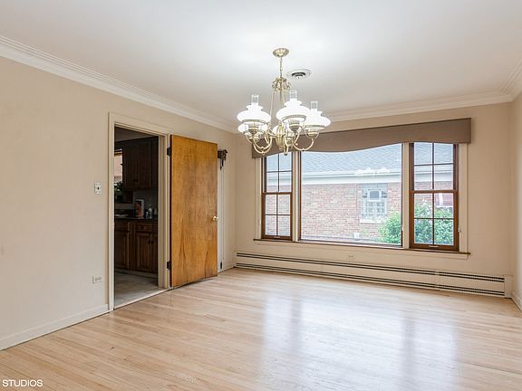 3rd image of 10151 S Saint Louis Ave
