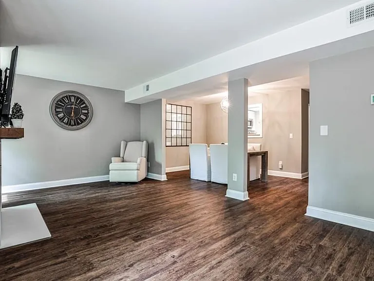 Colonial Dr — Photo 13