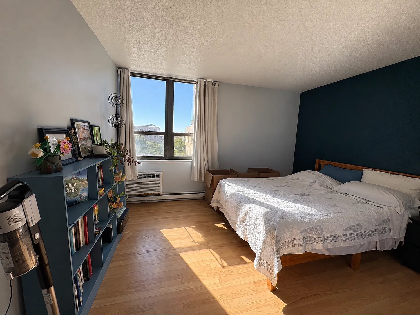 1 bed, 700 sqft, $2,400 — Photo 2