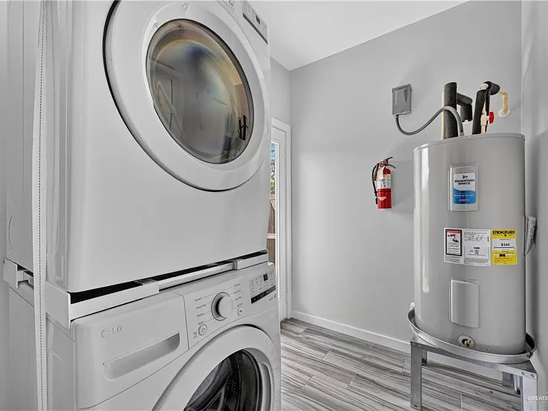1207 W Kennedy St #4 — Photo 13