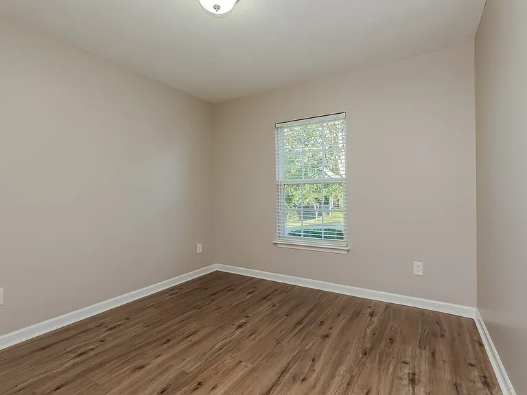 804 Birchmill Point N — Photo 14