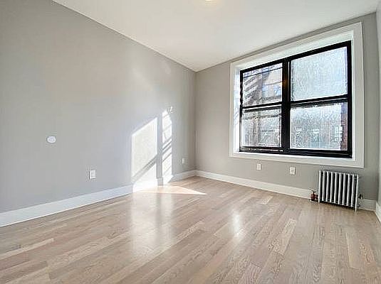 5th image of 83 Woodruff Ave #2
