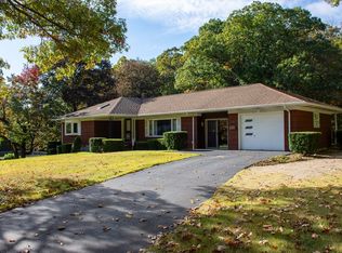 29 Charlton Rd, Dudley, MA 01571