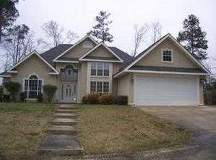 2110 Shawnee Dr, McComb, MS 39648