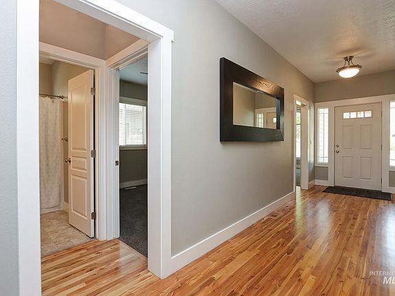 5th image of 225 E Ryegate Dr