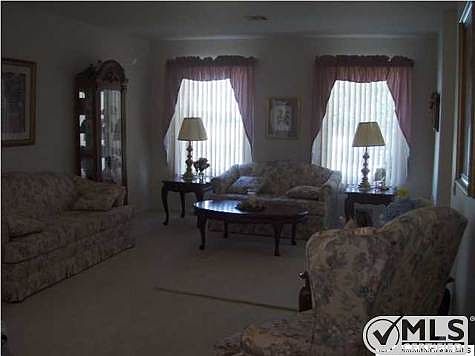5th image of 124 Canterbury Ln