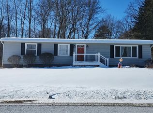 34 Tabor Rd, Mechanicville, NY 12118