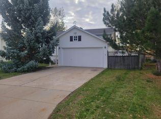 851 Elm Park Pl, West Fargo, ND 58078