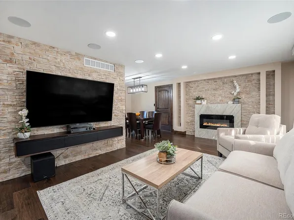 11921 W 70th Place, Arvada, CO 80004