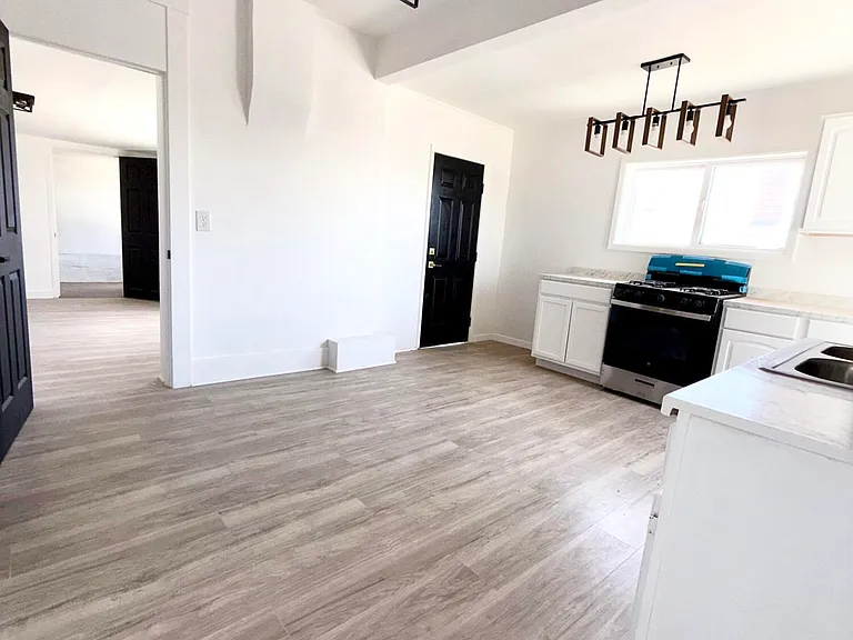 3203 Frankfort Ave — Photo 13