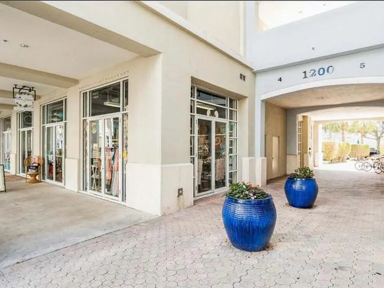 1200 Town Center Dr #305 — Photo 3