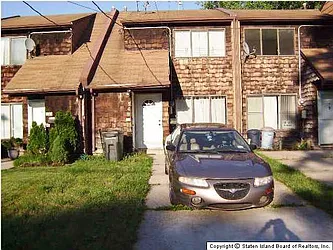 149 Holland Avenue  image 1 of 5