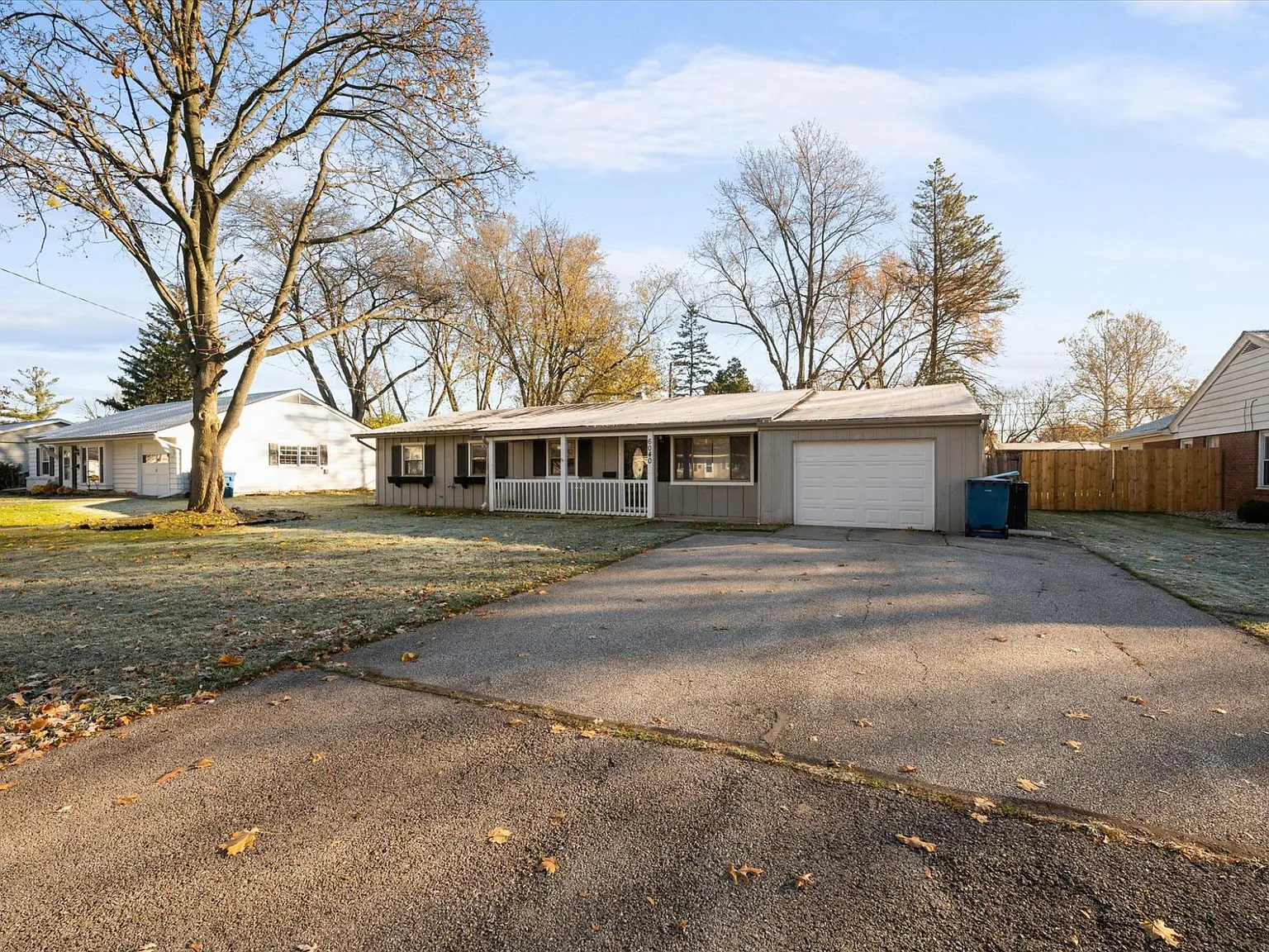 6040 Graystone Dr — Photo 2
