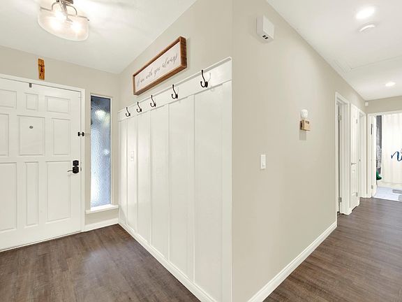 3rd image of 2903 Burbank Drive