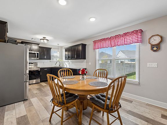 4th image of 247 Stone Bluff Way