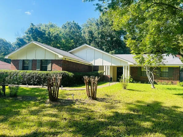 620 Hospital Rd, Starkville, MS 39759