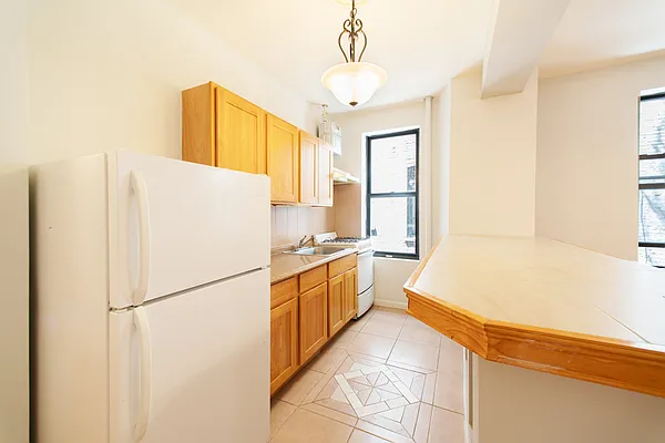 Rented by Sohayegh Enterprises Corp. | media 8