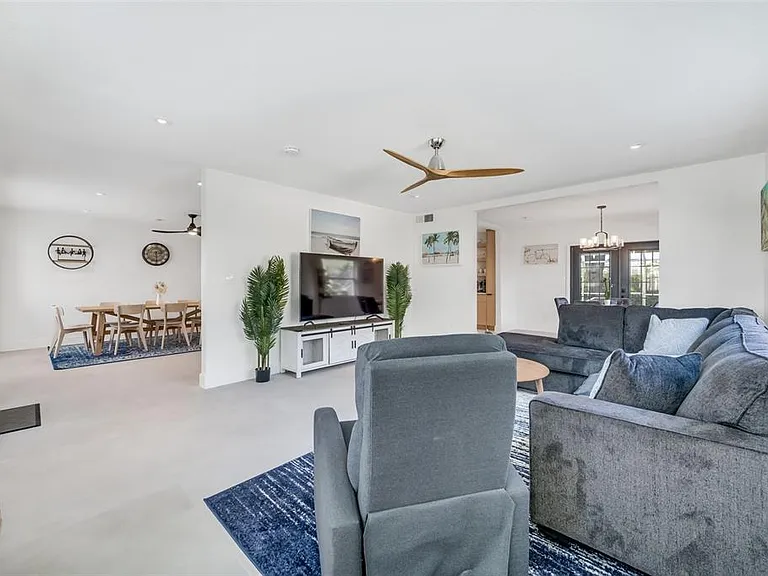 4622 Bay Crest Dr — Photo 9