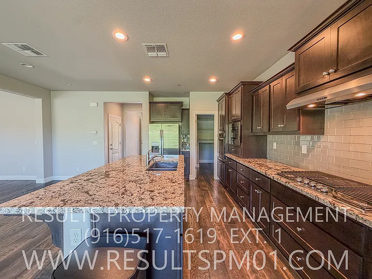 5043 Verona Dr — Photo 11