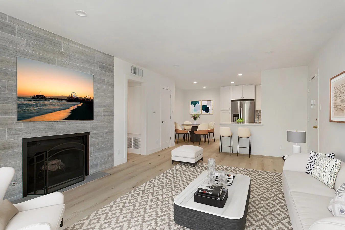 2 bed, 1000 sqft, $3,195 — Photo 3