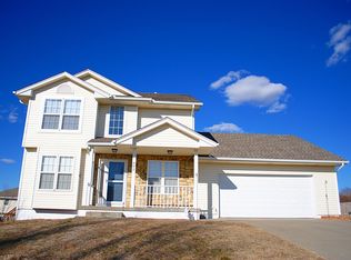 802 Feldspar St, Kearney, MO 64060