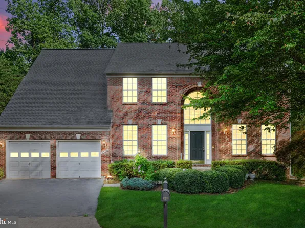 13209 Austrian Pine Ct, Fairfax, VA 22030