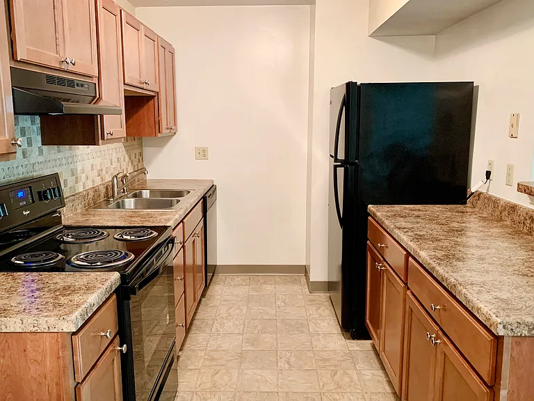 Forest Creek Apartments — Photo 10