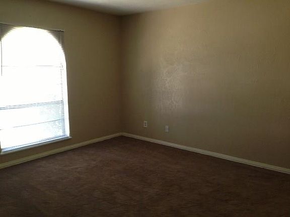 3rd image of 5040 Bartlett Dr