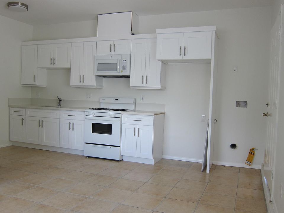 2nd image of 8907 Gullo Ave