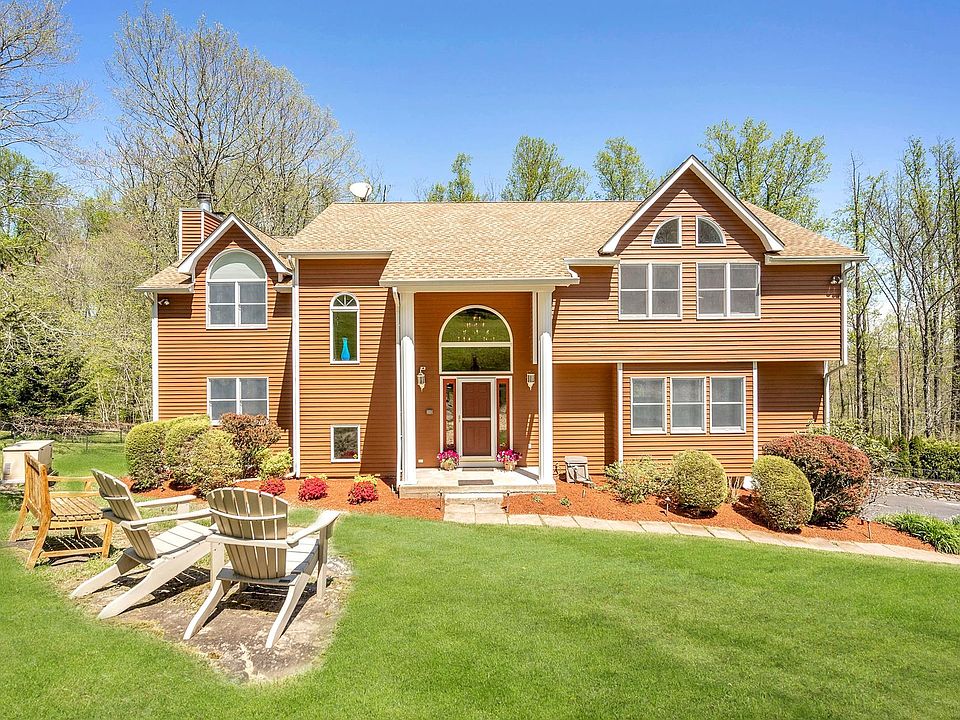 1st image of 8 Timberlane Dr