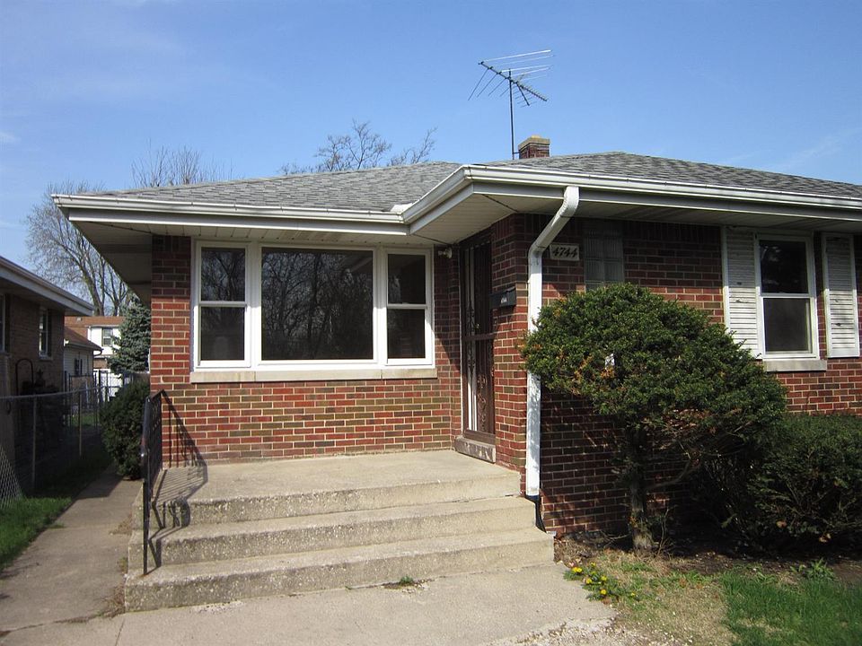 2nd image of 4744 Washington St