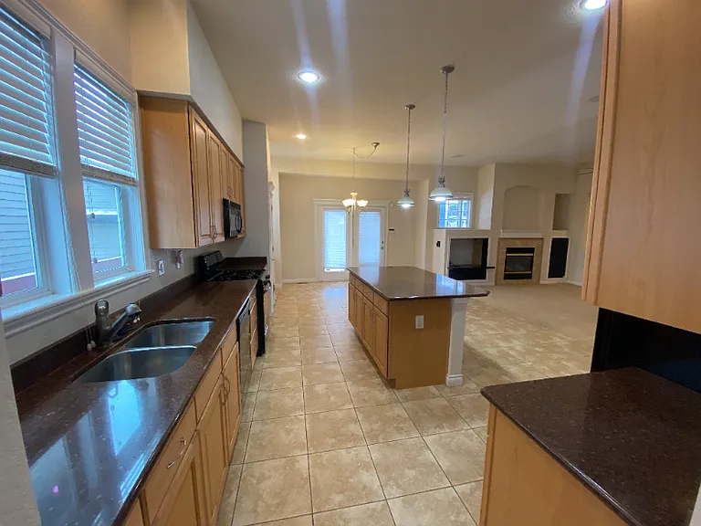 2852 Wabash St — Photo 31