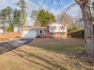 685 Mable Lake Rd, Cumming, GA 30041