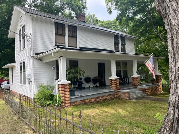 705 Gordon St, Chickamauga, GA 30707