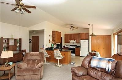 3rd image of 1411 Cindy Ln