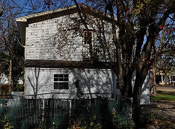 3rd image of 501 W Baldridge St