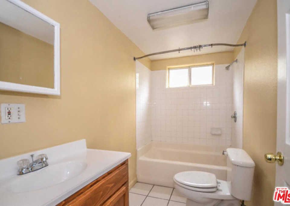 2nd image of 3724 Wall St