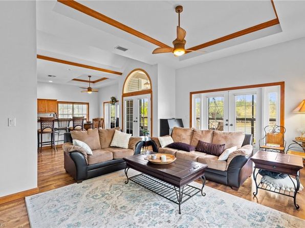 305 Storter Ave N APT 16, Everglades, FL 34139