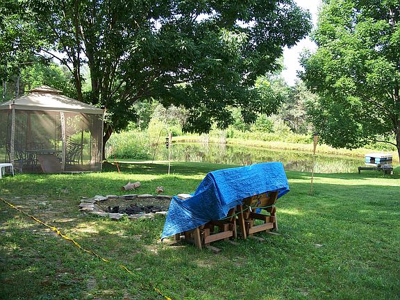 Enjoy firepit and pond