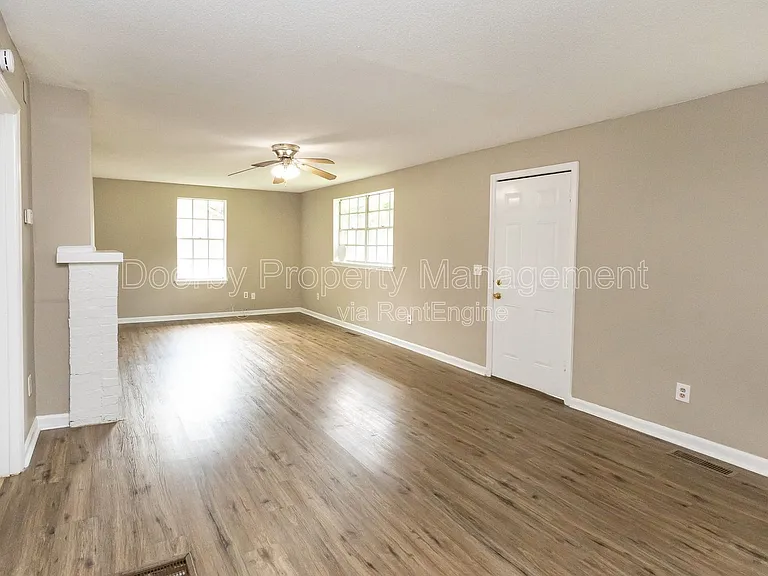 619 Shannon Ave — Photo 6