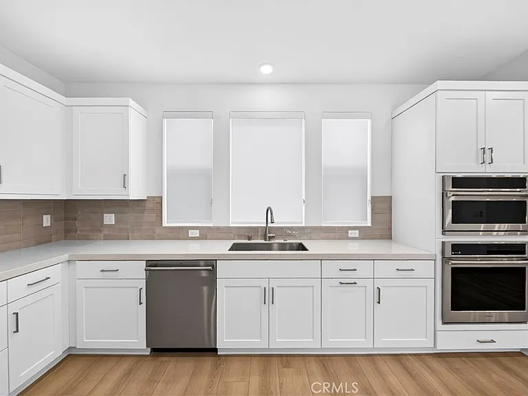 1041 Citrus Ave — Photo 16