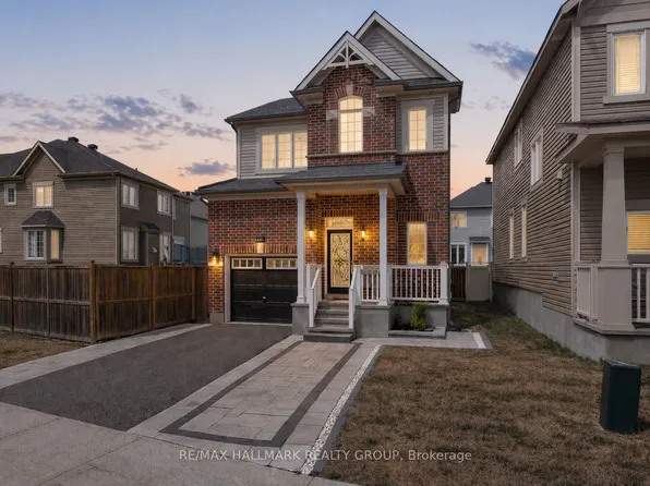 229 Meadowbreeze Dr, Ottawa, ON K2M 3A6