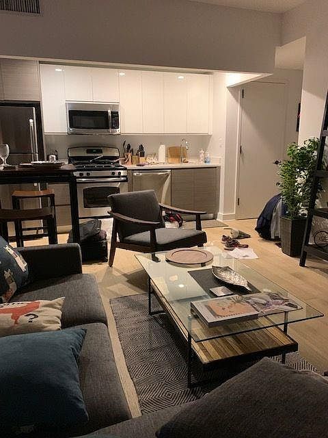 1st image of 2-14 50th Ave #909W