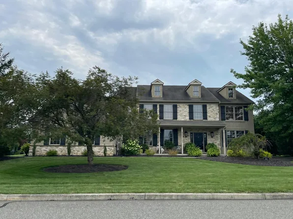 9345 Merlot Cir, Breinigsville, PA 18031