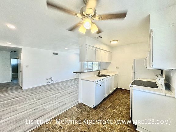 5th image of 3022 Winfield Ave