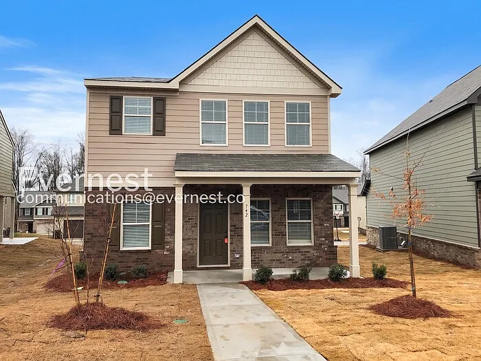 4 bed, 2.5 bath, 2200 sqft, $2,195 — Photo 4
