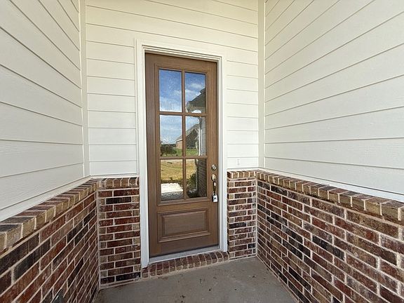 4th image of 1124 Trinity Dr