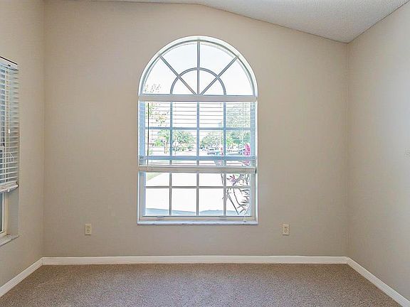 5th image of 165 Forest Park Cir