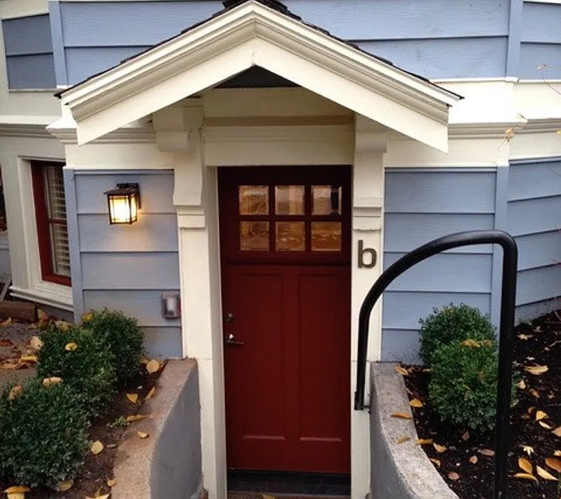 IRVA - Irving Apartments