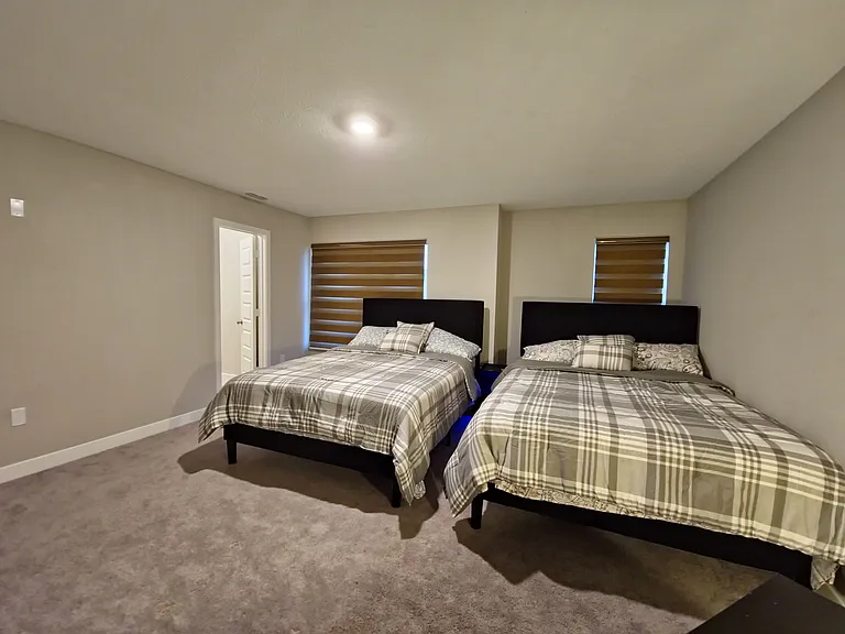 3131 Kent Dr — Photo 37